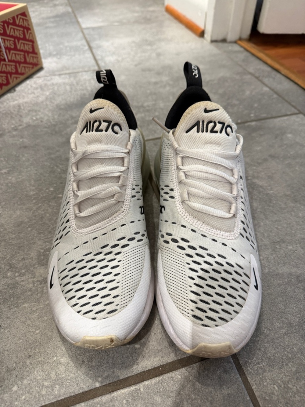 Nike Air270 White and Black Breathable Running Shoes